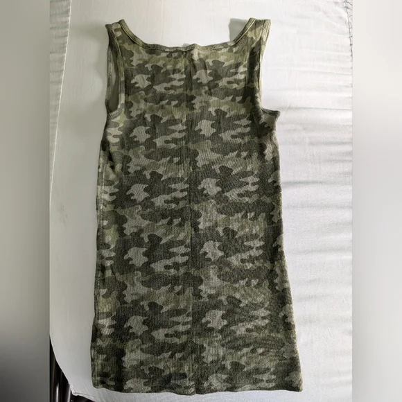 Camo Print Tank Top - Picture 2 of 3
